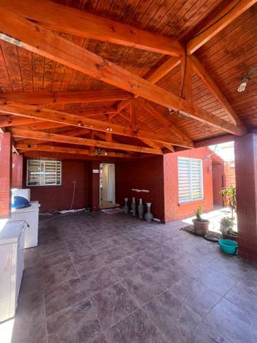 CASA ESQUINA CON POTENCIAL COMERCIAL EN PUERTAS DEL MAR