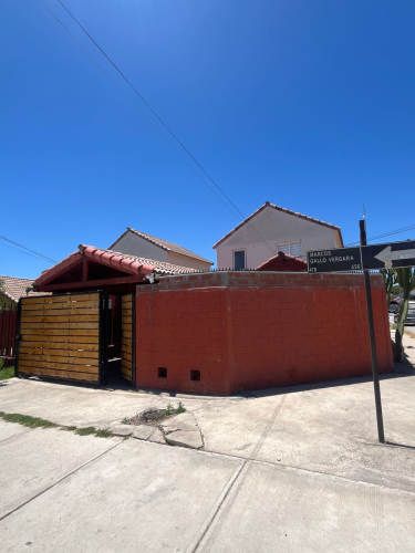 CASA ESQUINA CON POTENCIAL COMERCIAL EN PUERTAS DEL MAR