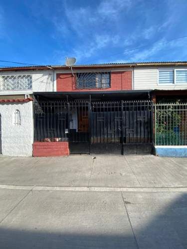 SE VENDE CASA EN PUDAHUEL 3H 1B