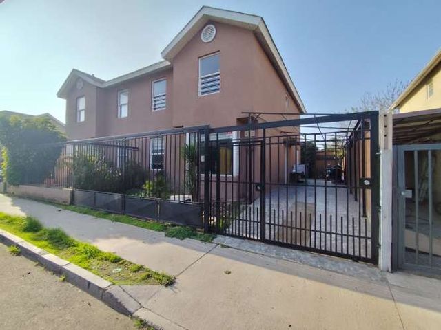 Vive tranquilo en Quilicura lo campino Casa familiar con patio y gran proyeccion