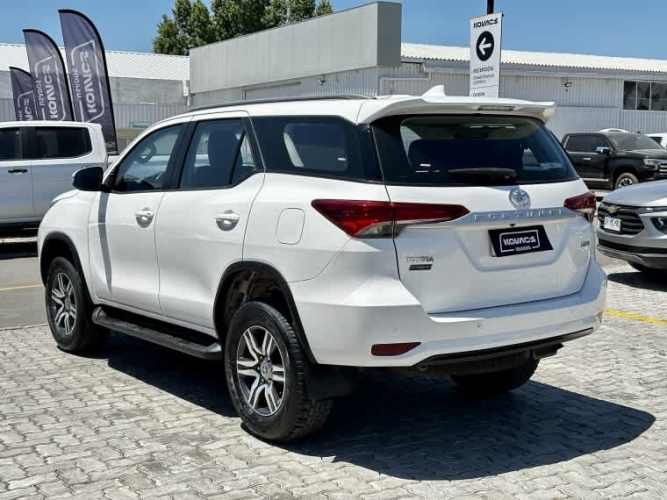 Toyota Fortuner 2.7 Sr5 At 2023