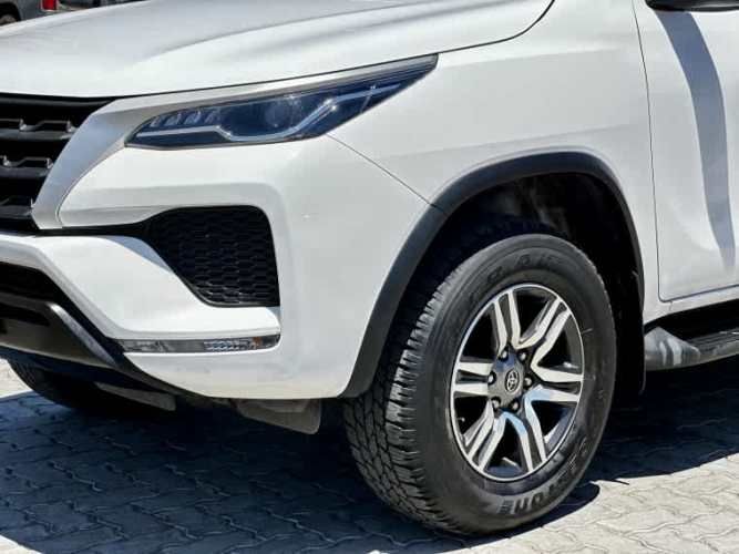 Toyota Fortuner 2.7 Sr5 At 2023