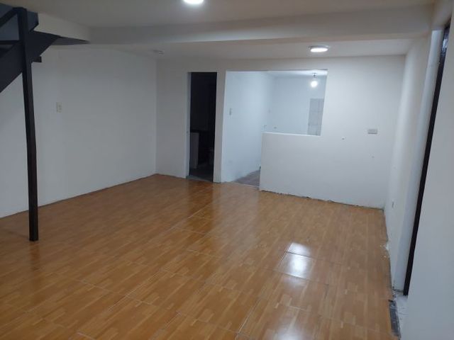 Casa ampliada con local en lugar extrategico, en José Miguel Carrera