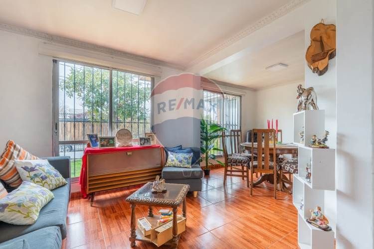 Espectacular y amplia casa en la cisterna 4d + 2b