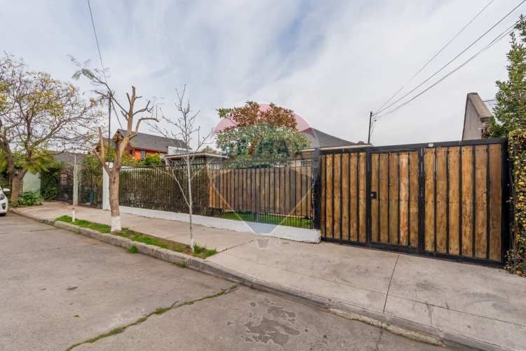 Espectacular y amplia casa en la cisterna 4d + 2b