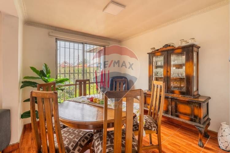 Espectacular y amplia casa en la cisterna 4d + 2b