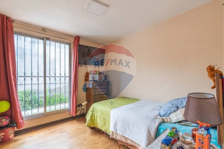 Espectacular y amplia casa en la cisterna 4d + 2b