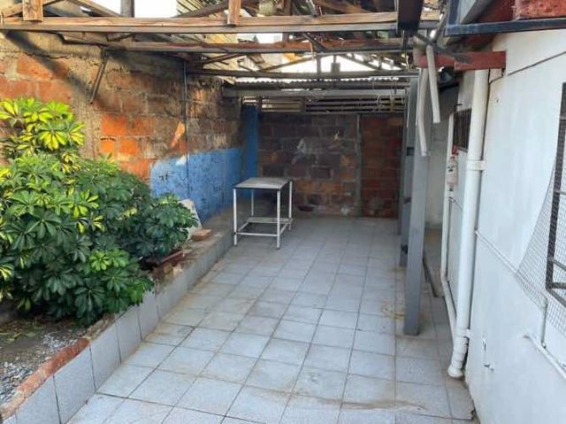 SE VENDE CASA EN BARRIO RERIDENCIAL, LA CISTERNA