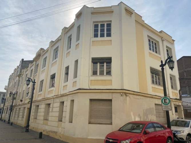 SE VENDE AMPLIO DEPARTAMENTO EN BARRIO UNIVERSITARIO