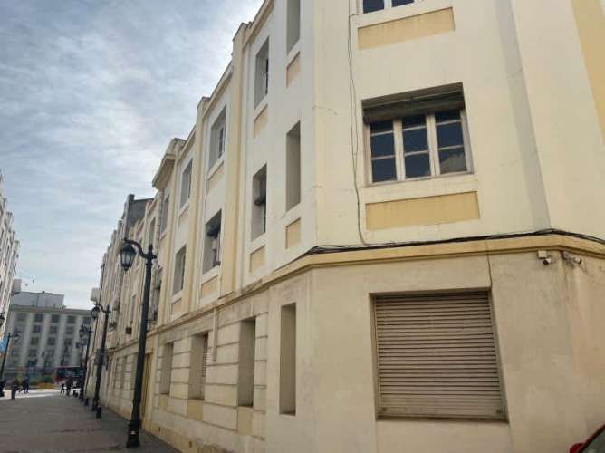 SE VENDE AMPLIO DEPARTAMENTO EN BARRIO UNIVERSITARIO