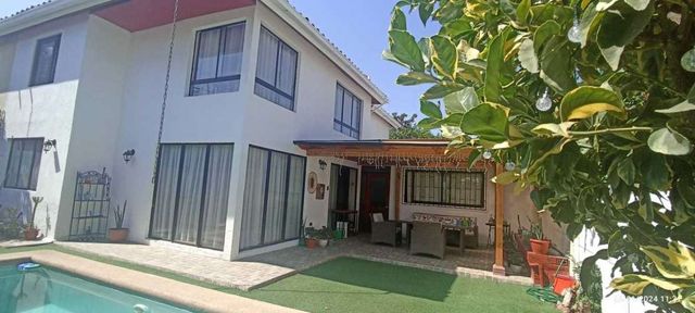 Casa Amplia y Luminosa, Perfecta para Familia (134856)