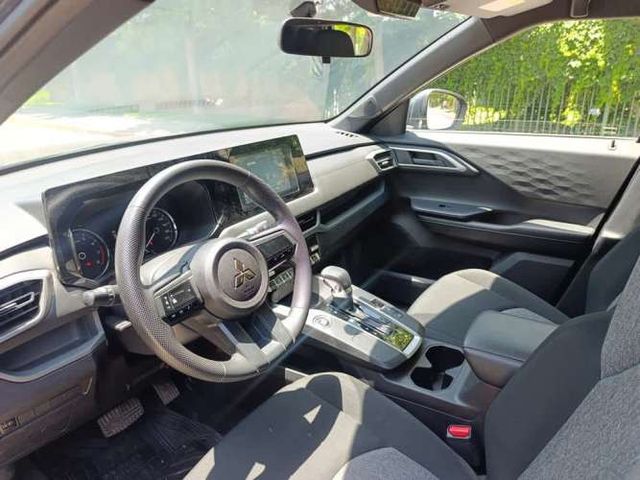 MITSUBISHI OUTLANDER 2025