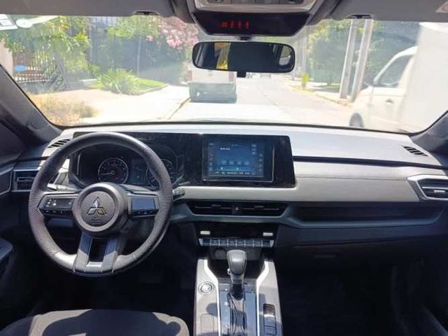 MITSUBISHI OUTLANDER 2025