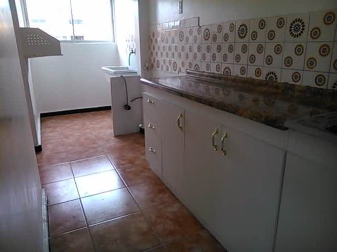 Departamento central, 4to. piso sin ascensor