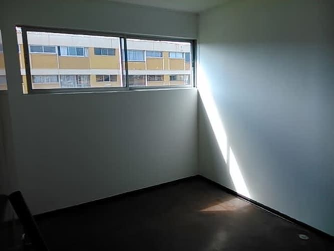 Departamento central, 4to. piso sin ascensor