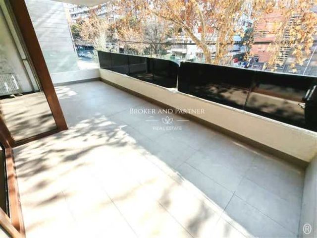 DEPARTAMENTO Marchant Pereira con Dario Urzua