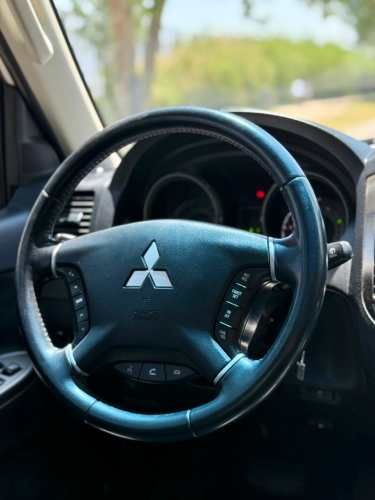 MITSUBISHI MONTERO HP 4X4