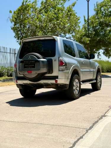 MITSUBISHI MONTERO HP 4X4