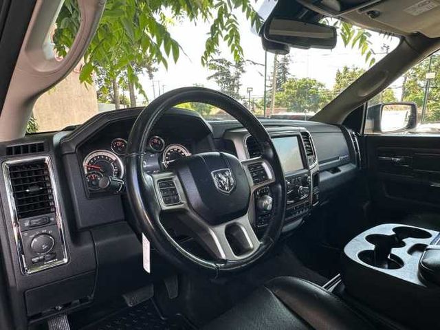 DODGE RAM 1500 LARAMIE HEMI 5.7 4X4  2016