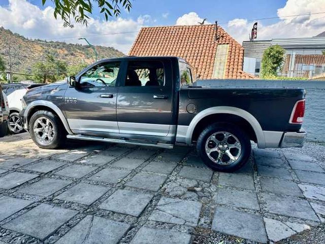 DODGE RAM 1500 LARAMIE HEMI 5.7 4X4  2016