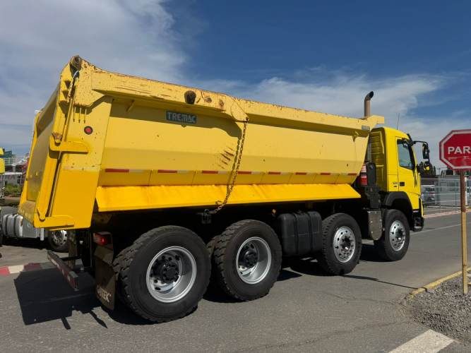 Camión Tolva Volvo FMX