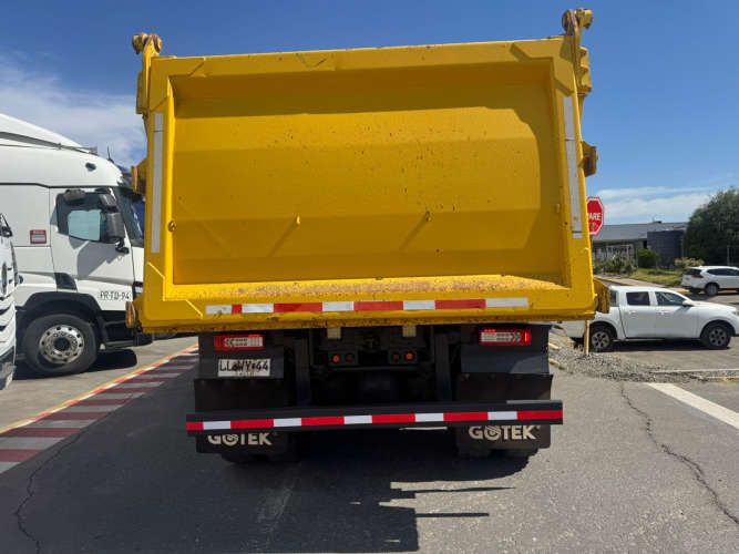 Camión Tolva Volvo FMX