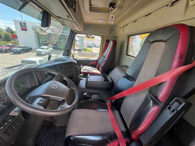 Camión Tolva Volvo FMX