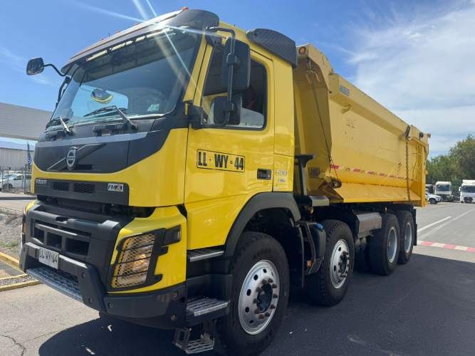 Camión Tolva Volvo FMX