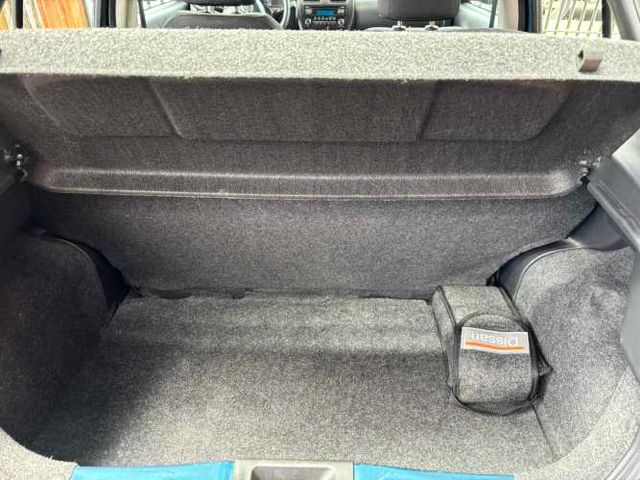 Vendo nissan march unica dueña 40.000 Km.