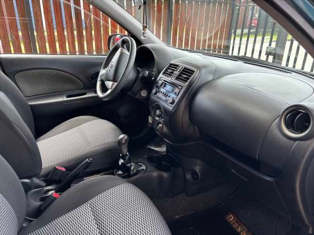 Vendo nissan march unica dueña 40.000 Km.