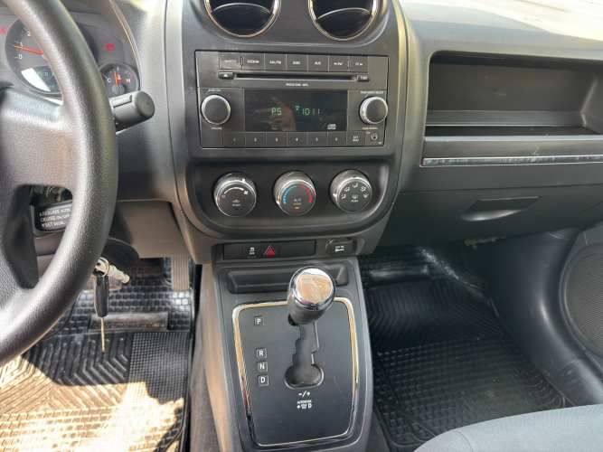 JEEP COMPASS SPORT 2.4 AUTOMATICA SOLO 112.000 KM VER EN LAS CONDES