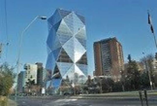 LOCAL COMERCIAL Apoquindo con cuarto centenario