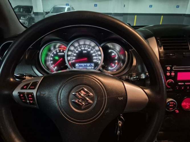 Suzuki Grand Nomade 2011