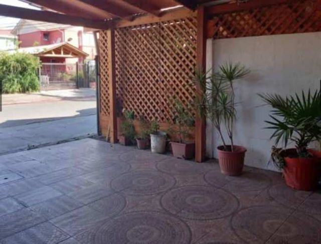 SE VENDE CASA AMPLIADA, REGULARIZADA. RECEPCIÓN FI