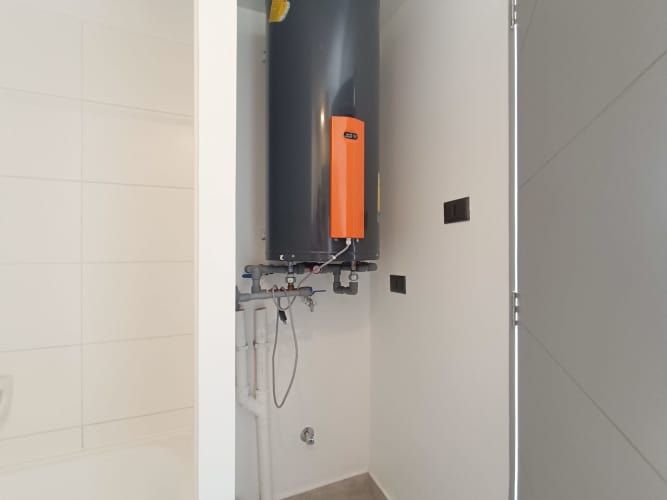 Av. Fermín Vivaceta  [2465-1]