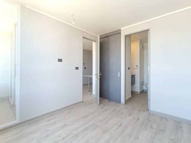 Av. Fermín Vivaceta  [2465-1]