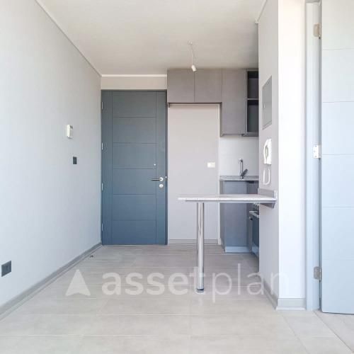 Av. Fermín Vivaceta  [2465-1]