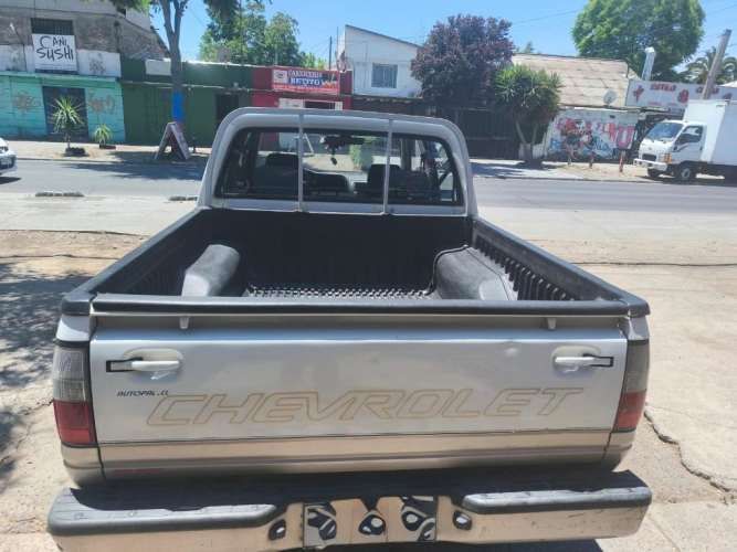Camioneta Chevrolet Luv Millenium 2.2 año 2002
