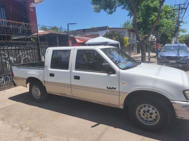 Camioneta Chevrolet Luv Millenium 2.2 año 2002