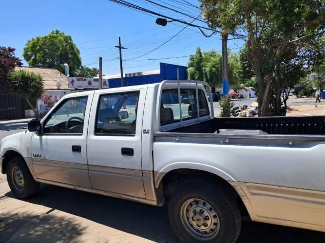 Camioneta Chevrolet Luv Millenium 2.2 año 2002