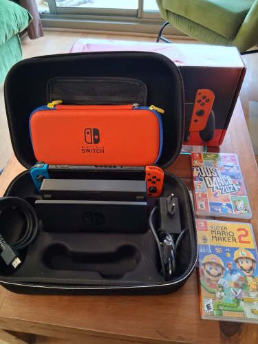 Nintendo switch + 2 juegos