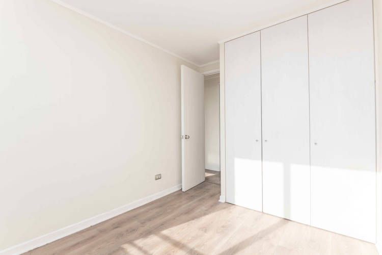 Av. Américo Vespucio (1 Est /1 Bod)