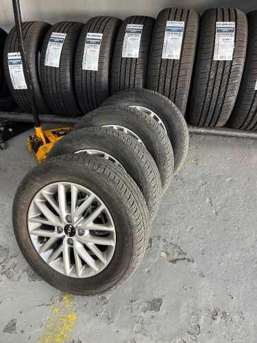 Vendo Juego de 4 Llantas y neumáticos Nexen 185-65-R15