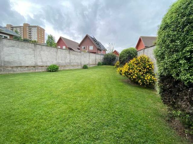 COMODA CASA EN VENTA EN VALLES DEL COUNTRY (135006)