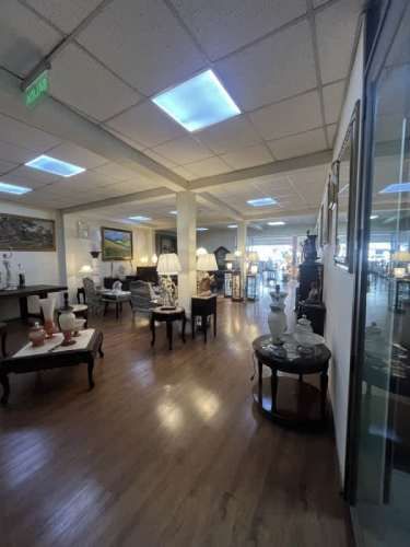 SE VENDE LOCAL DE 948,29M2 - COMERCIAL - SANTIAGO