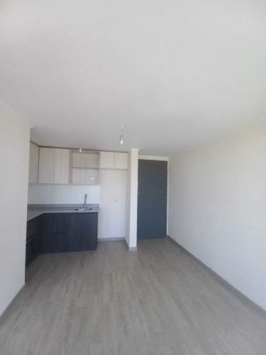 Luminoso y Amplio departamento en arriendo (135072)