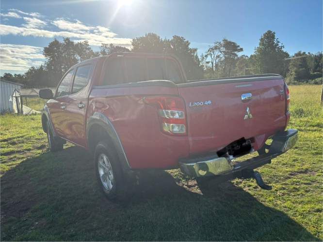 MITSUBISHI L200 4X4