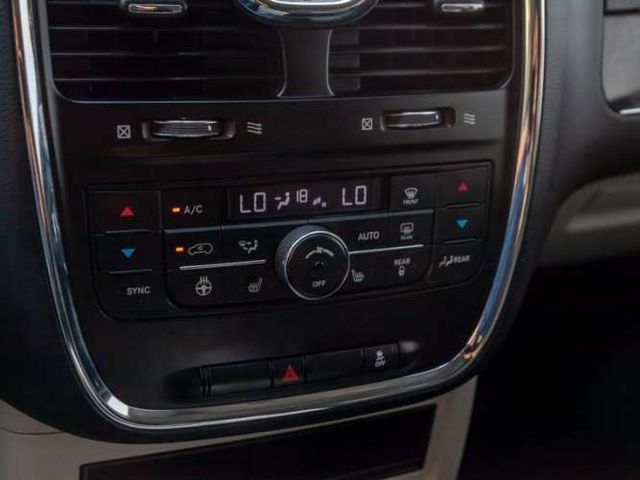 Chrysler Grand Town Country Limited 3.6 2016