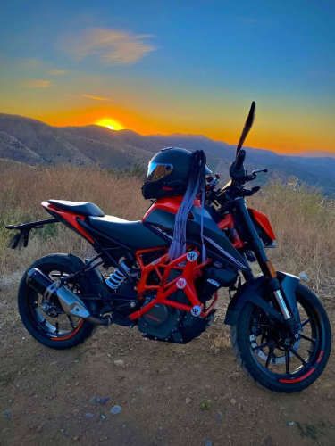 KTM 390 AÑO 2023