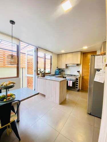 CONECTIVIDAD A SANTIAGO AUTOPISTA NOR-ORIENTE, A LA DEHESA POR PIE ANDINO